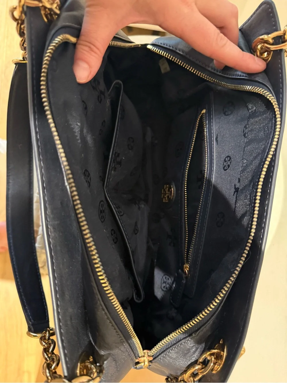 Tory Burch Priscilla Leather Shoulder Bag in navy blue